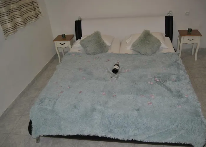 Apartment Hedonist